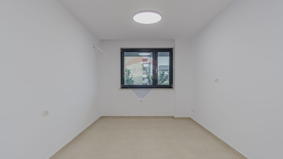 Clinica medicala-9 cabinete- URBAN PLAZA - bloc 15 parter!