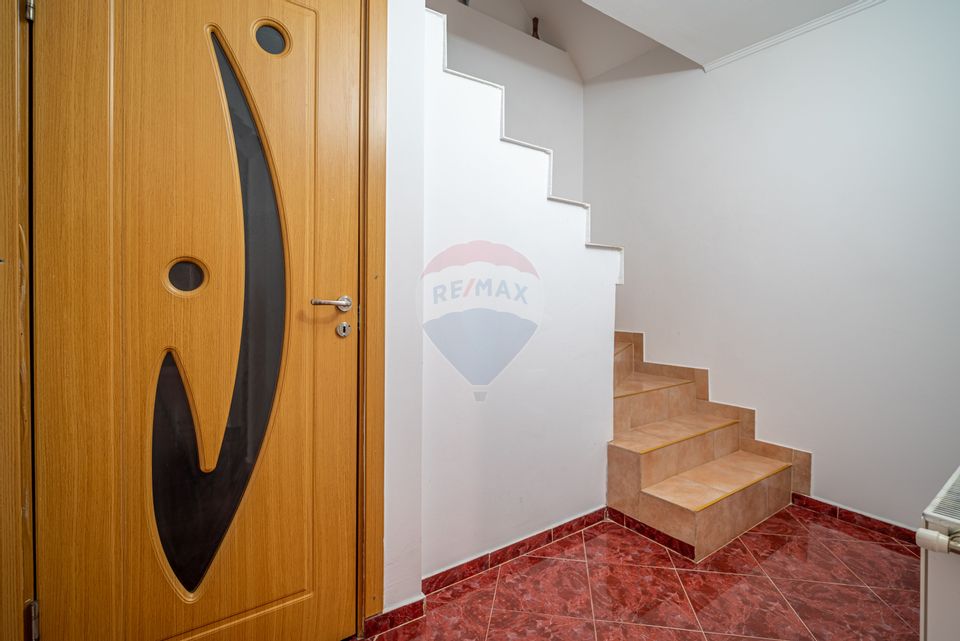 3 room House / Villa for sale, Telecabinei area