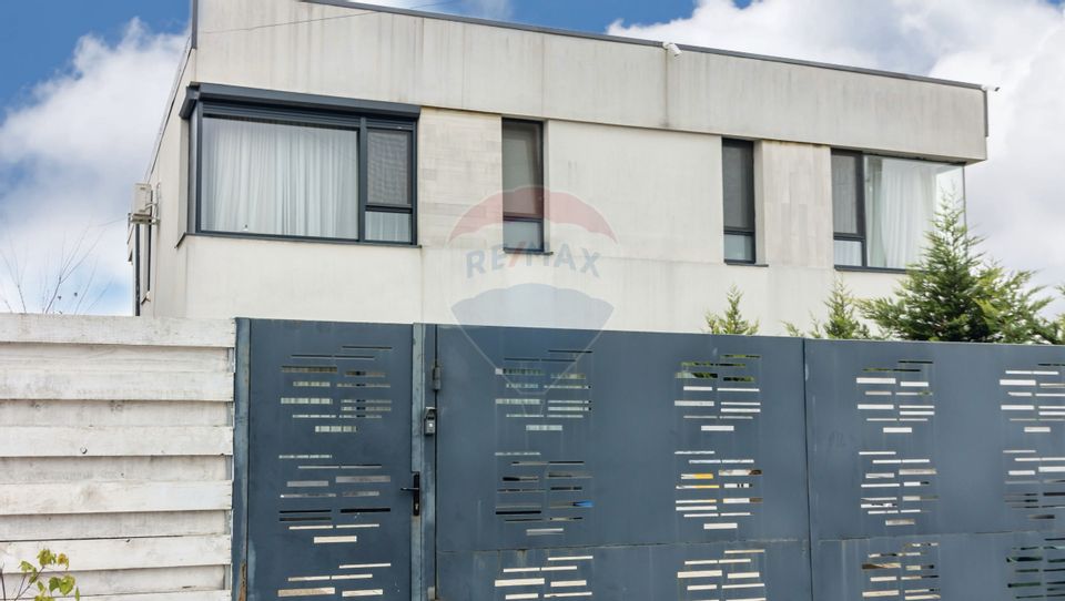 Casă / Vilă de vanzare la intrare in Tunari, toate utilitatile