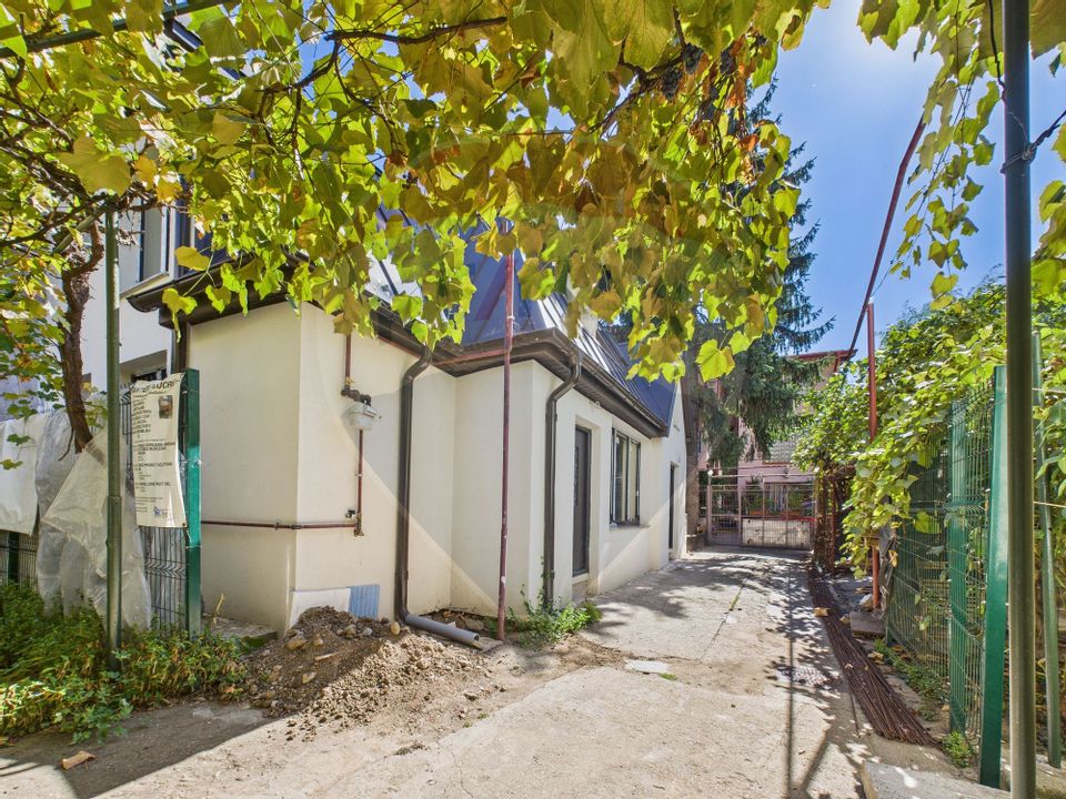 4 room House / Villa for sale, Stefan cel Mare area