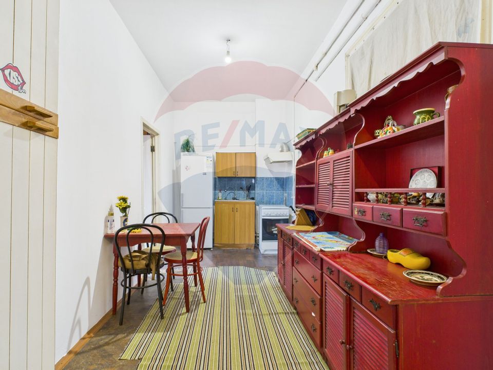 Apartament de vanzare in vila in centrul capitalei