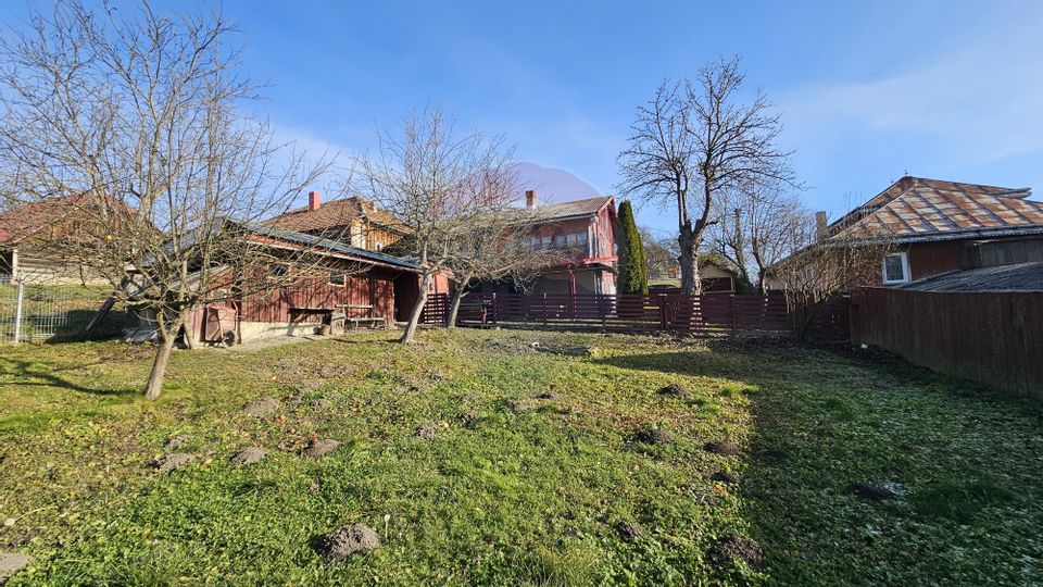 Casă / Vilă cu 3 camere de vânzare-Cacica-Suceava