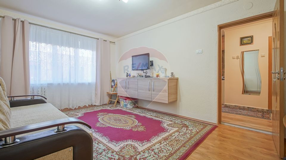 3 room Apartment for sale, Tractorul area