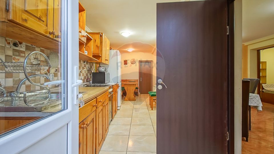 Casă cu 6 camere de vânzare în Azuga, Comision 0%!