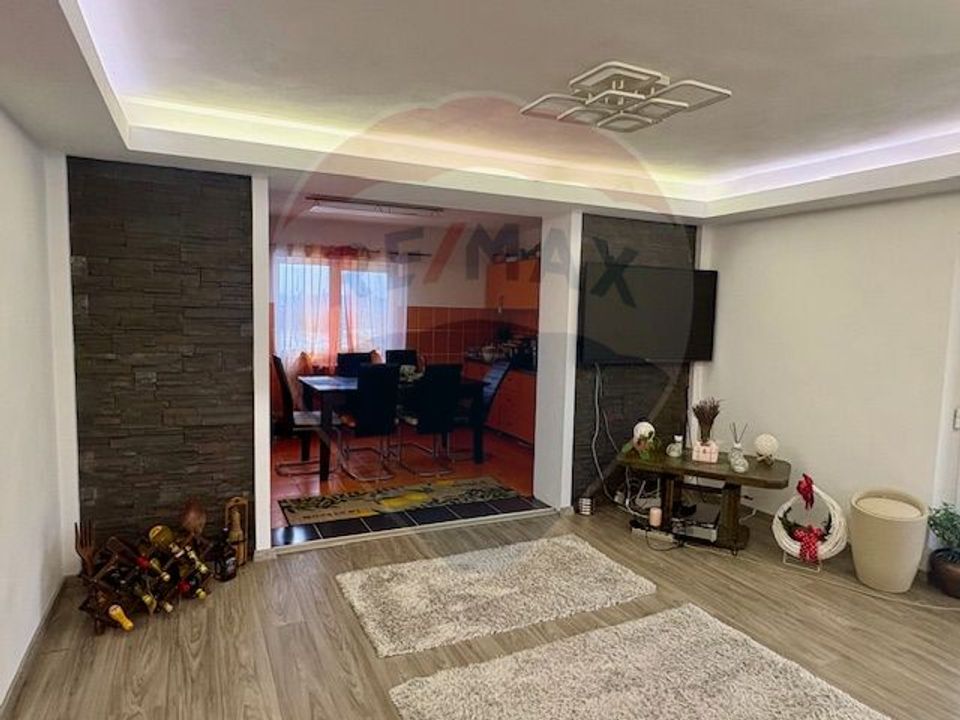 5 room House / Villa for sale