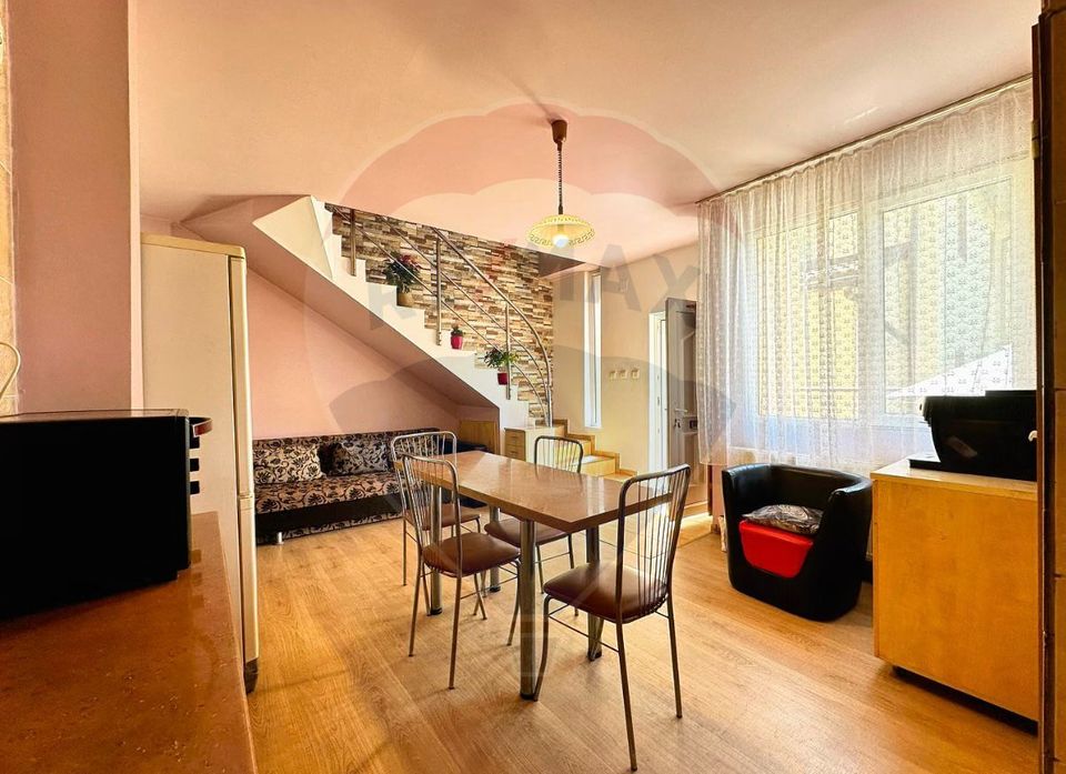 Casă / Vilă cu 5 camere de vânzare în zona Cetatii