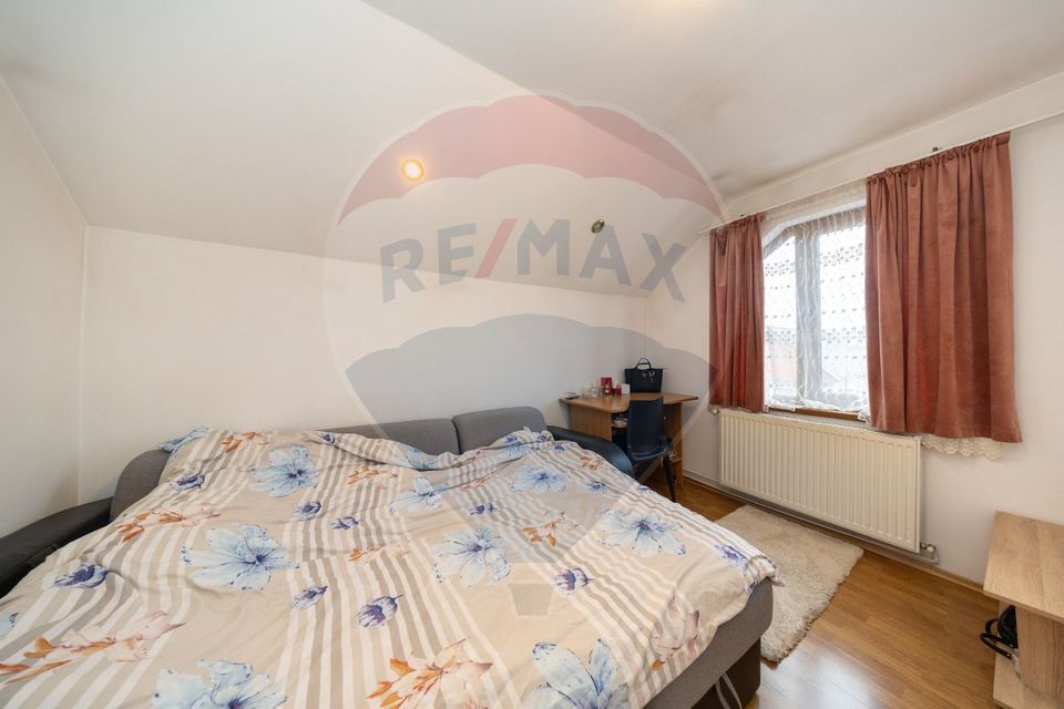 Casă individuală cu garaj și curte, 148 mp utili, zonă de case