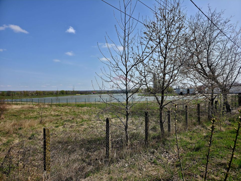 Teren 7,000mp Girov / deschidere 45 metri