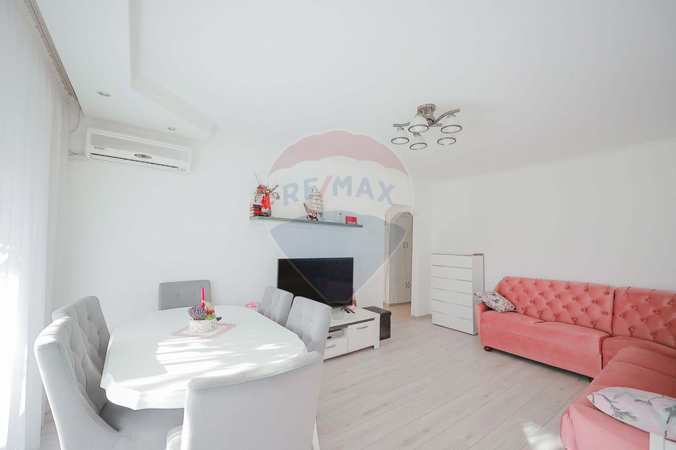 3 room Apartment for sale, Decebal area