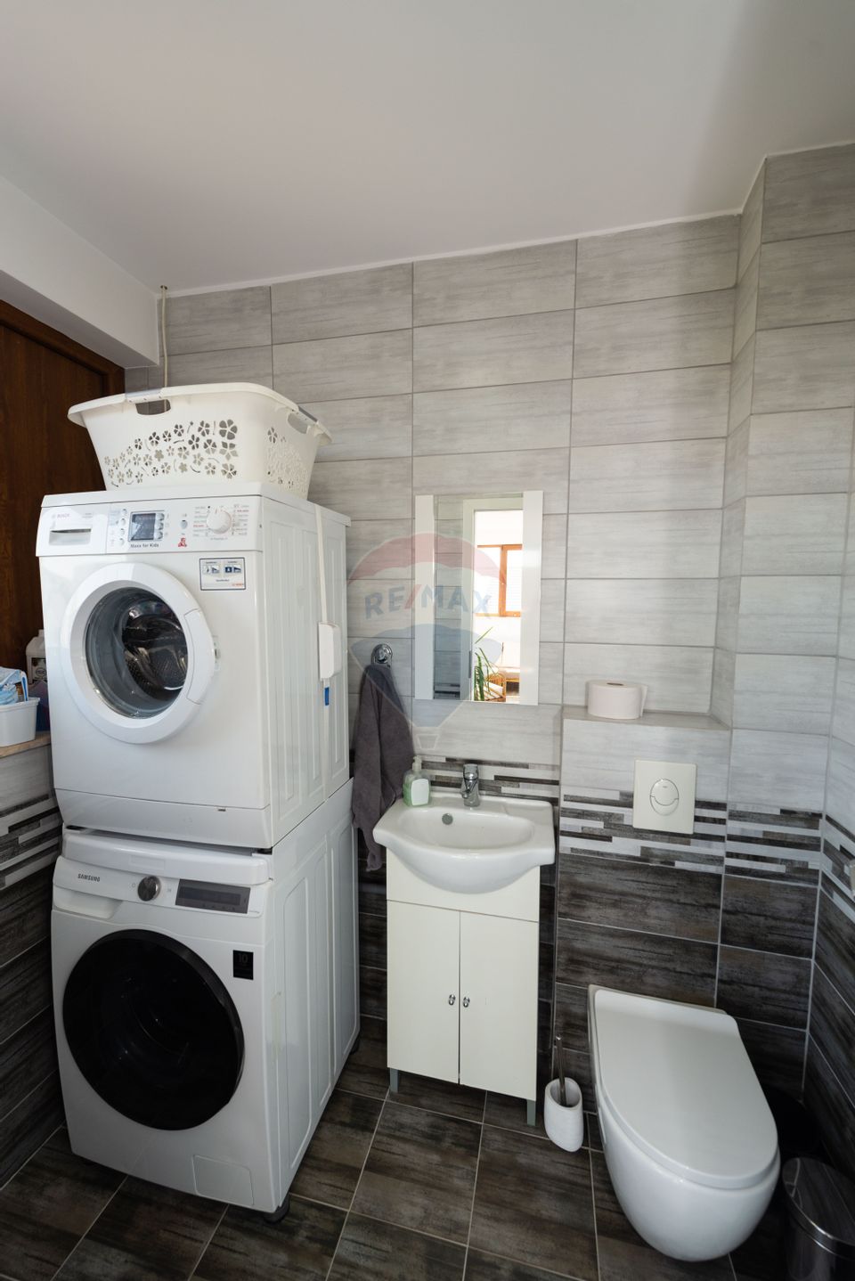 House for sale 6 rooms, furnished and equipped, Popesti-Leordeni