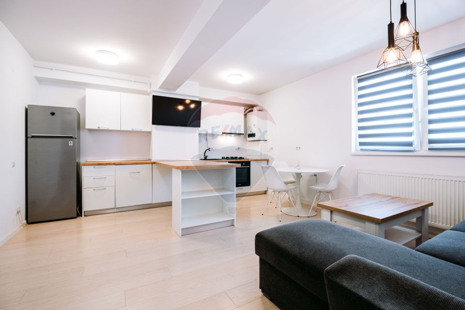 Apartament penthouse pe doua niveluri (4 camere)