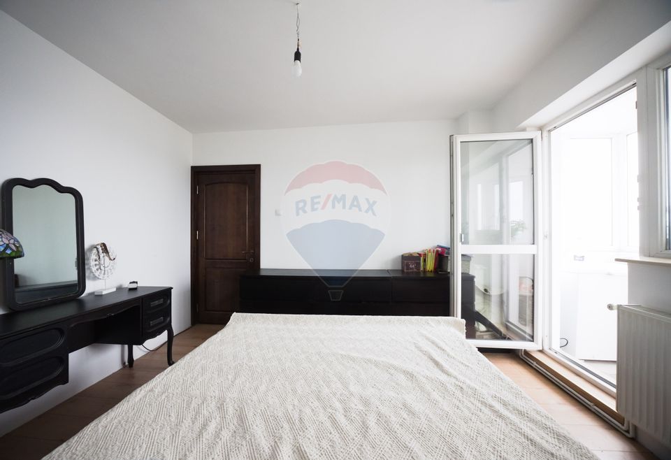 Apartament cu 4 camere de vânzare Ultracentral