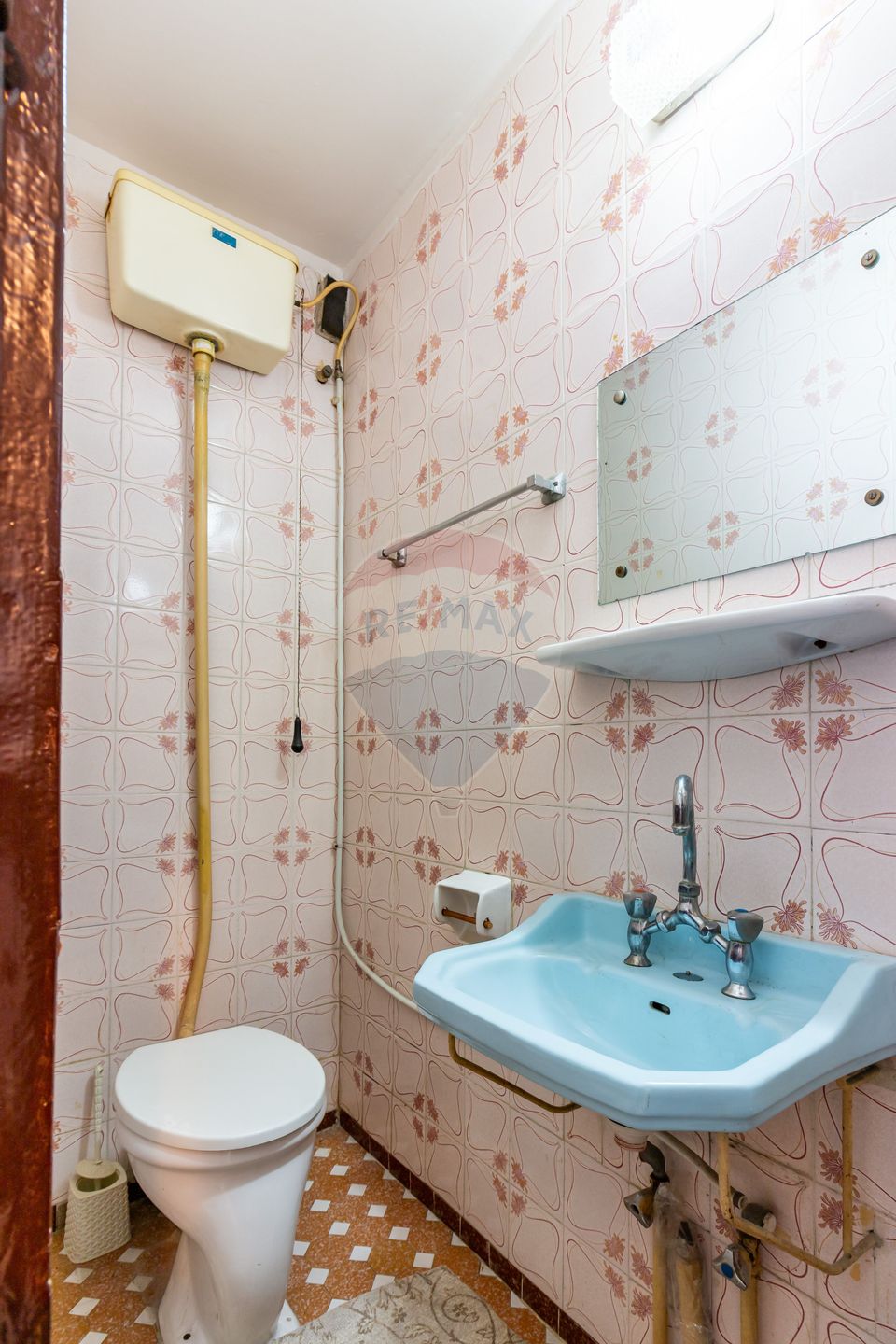 Apartament cu 3 camere de vânzare în zona Sebastian