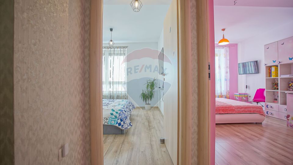 REZERVAT! Penthouse cochet, 3 camere, terasă mare, langă aeroport