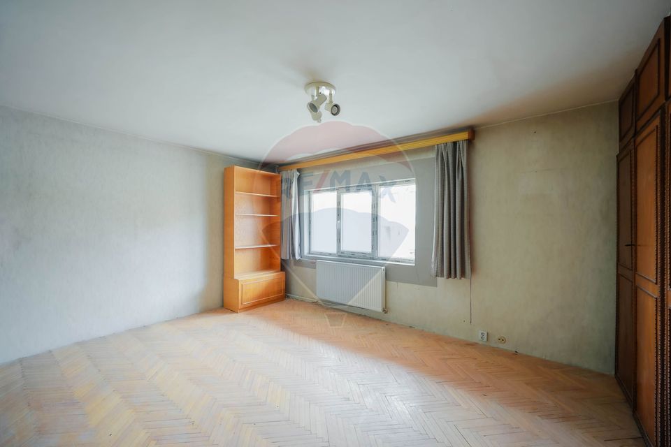 De vânzare – Apartament 2 camere, parter înalt, triplă orientare