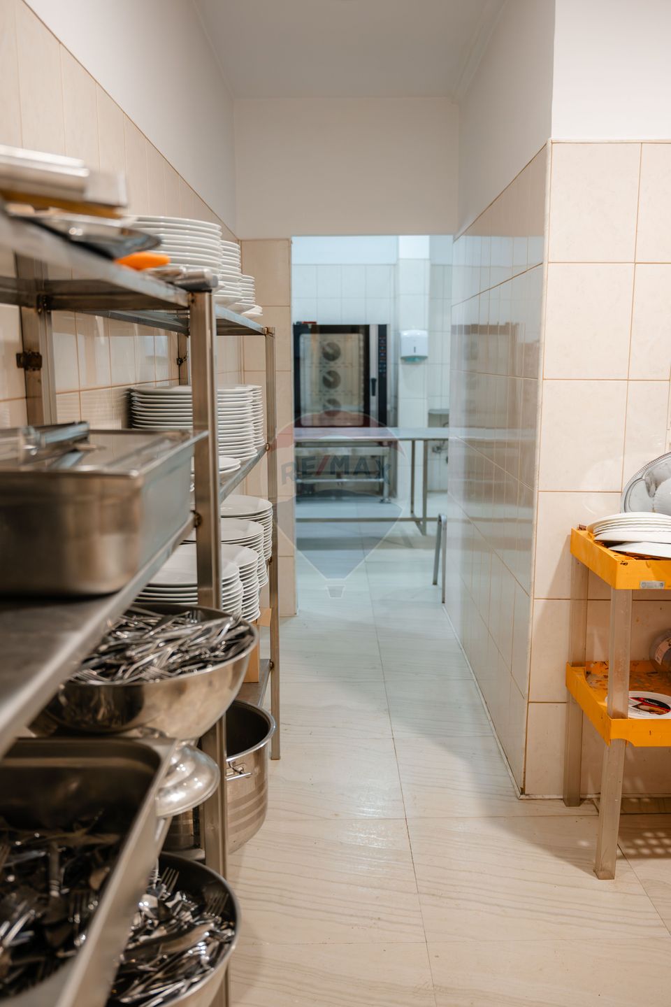 1,132sq.m Commercial Space for sale