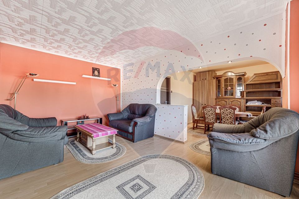 Apartament cu 3 camere pe Malul Muresului
