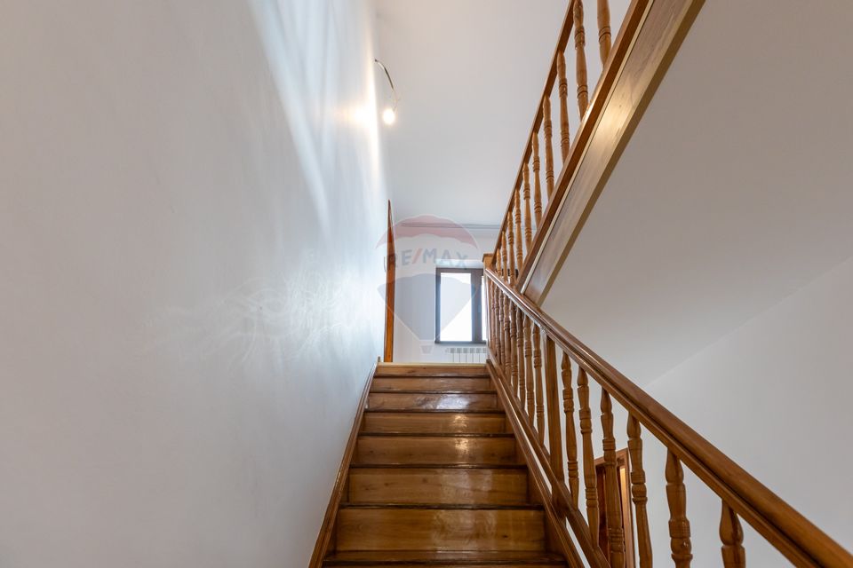 6 room House / Villa for sale