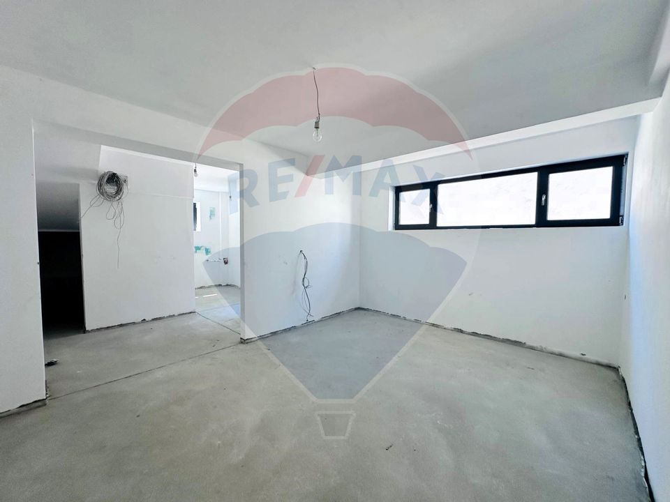 Apartament cu Curte Proprie de 80mp in Bloc Nou - Sector 1