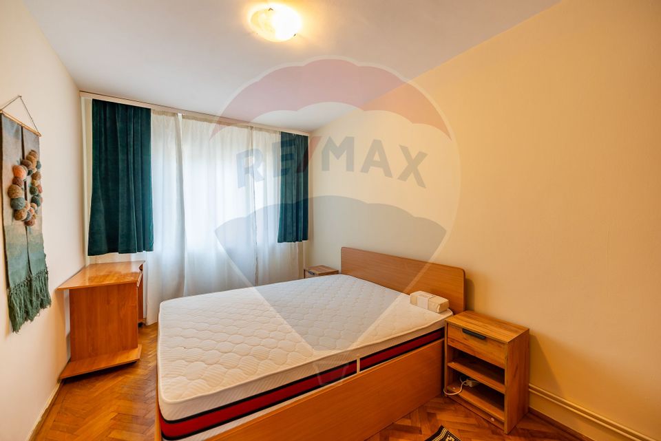 Apartament 3 camere de închiriat în zona Ultracentral