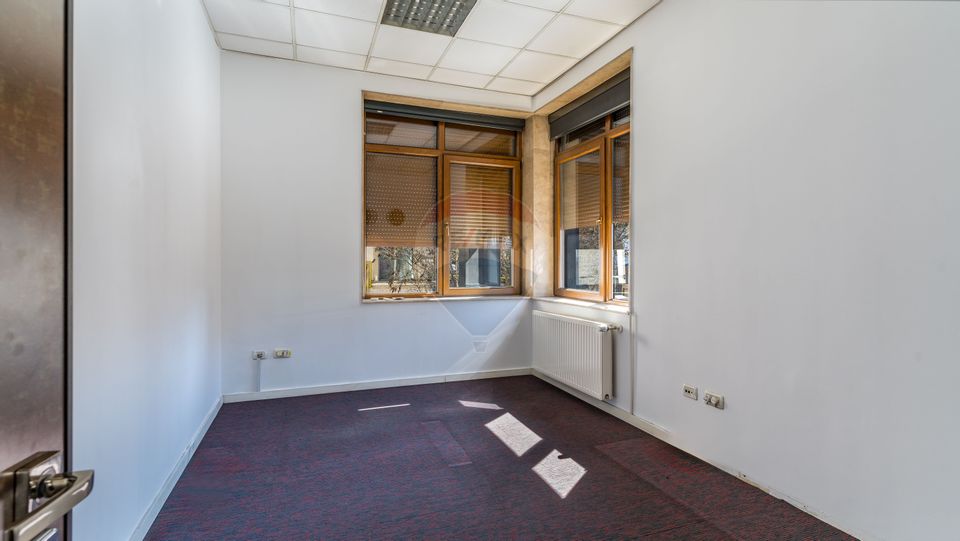 Spațiu de birouri de 754.6mp de închiriat în zona Andrei Muresanu