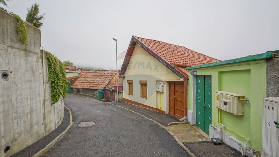Casă / Vilă cu 5 camere de vânzare în zona Schei, Cotun 9