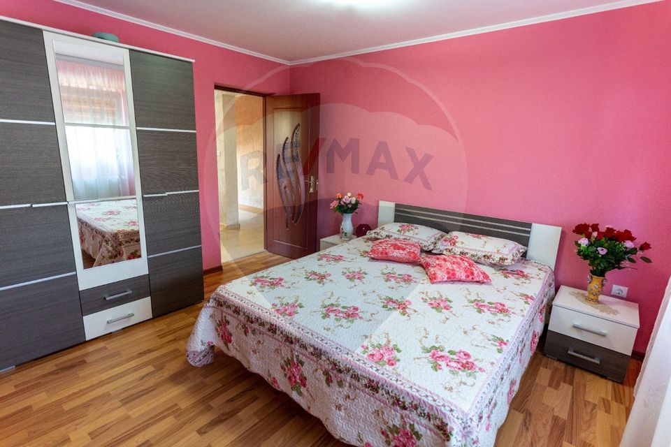 6 room House / Villa for sale