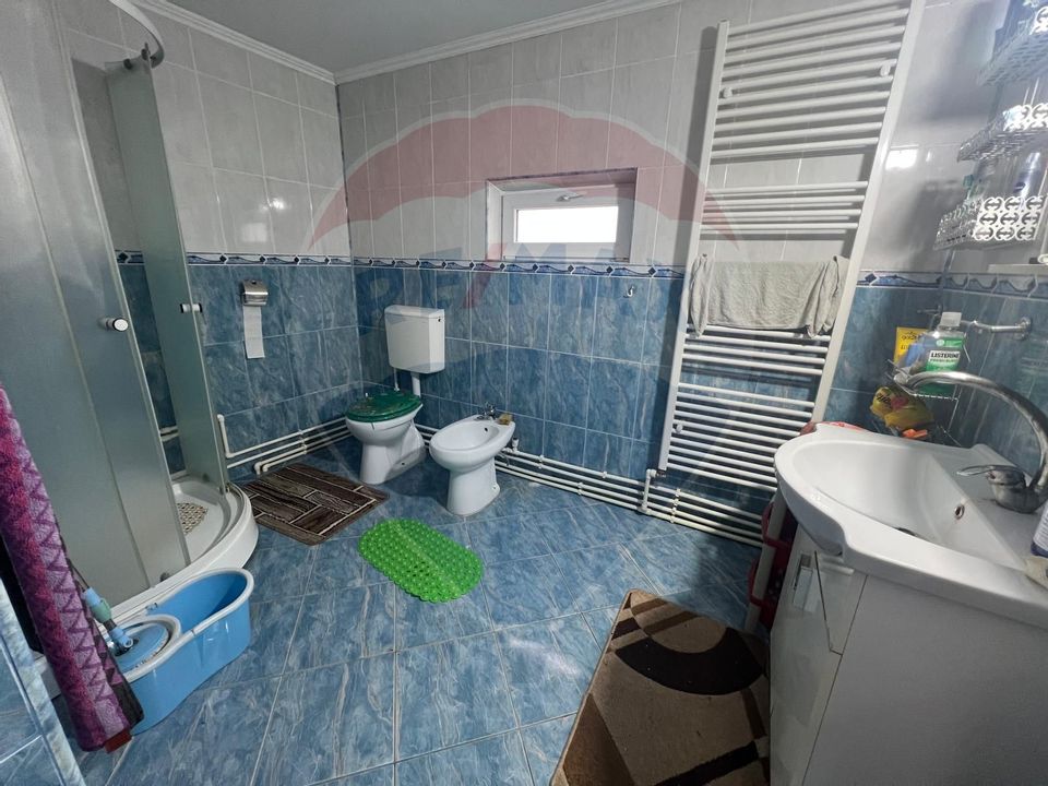Casă / Vilă cu 6 camere de vânzare în zona Ultracentral
