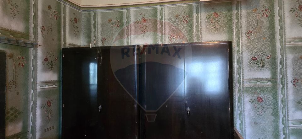 Teren si casă cu teren generos în Socodor