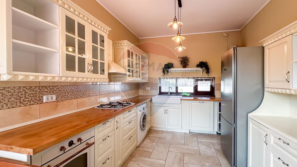 Vila cu doua unitati locative de inchiriat în zona de Nord / Sisesti