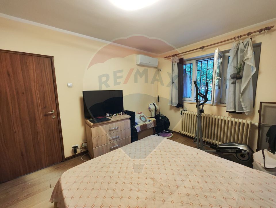 Apartament cu 3 camere de vânzare în zona 1 Decembrie 1918