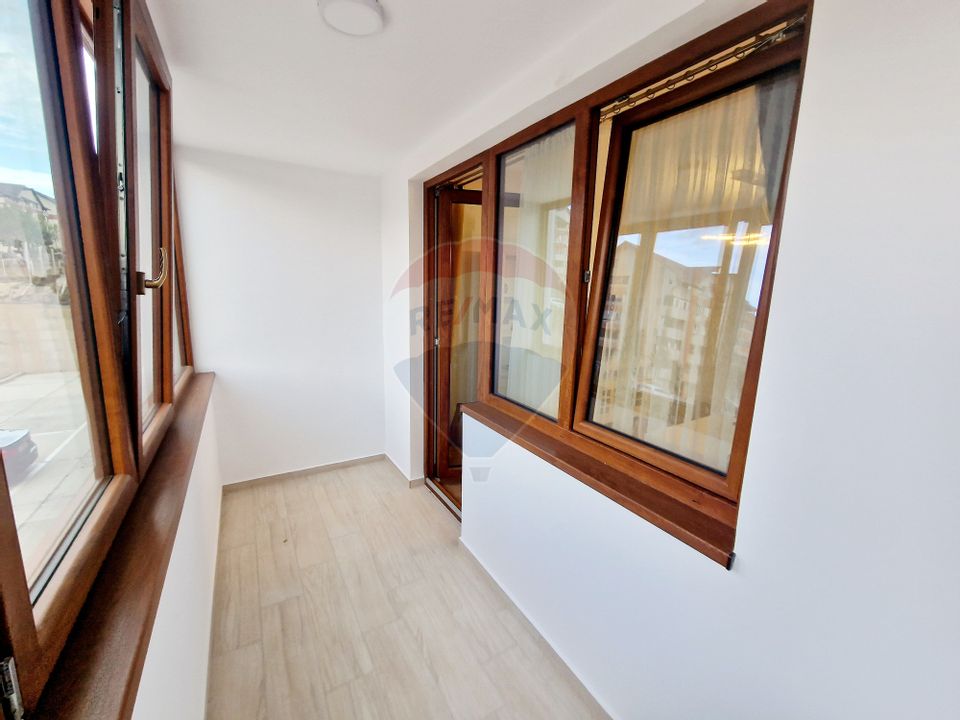 Apartament cu 3 camere de vânzare în Cartier Tei