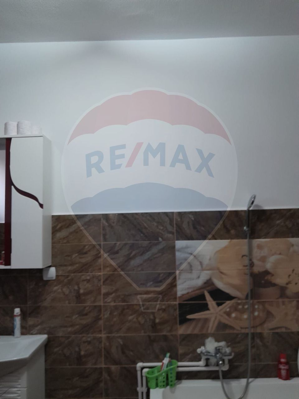 Casa renovata, mobilata si utilata, livada, Lita!