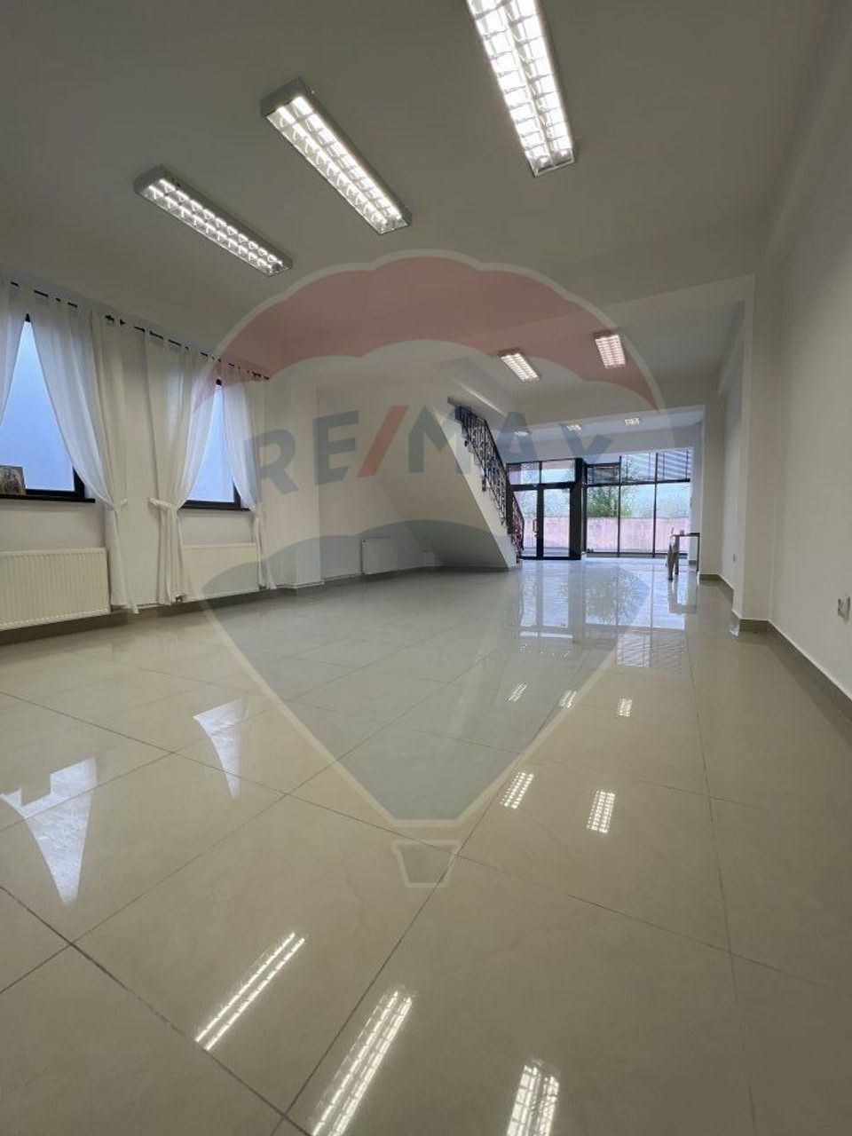 240.22sq.m Commercial Space for rent, Inel II area