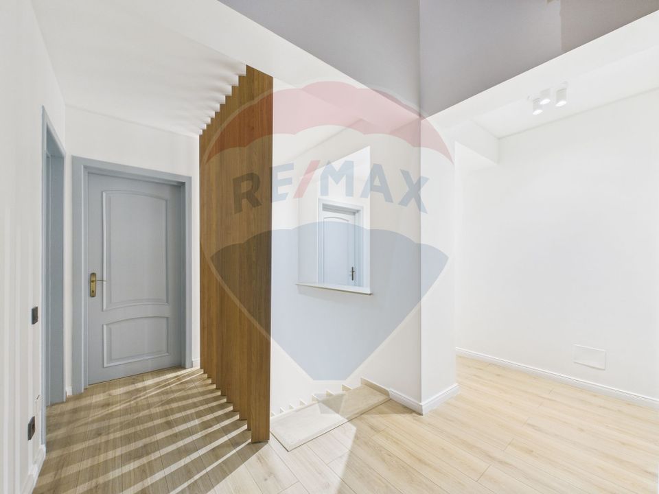 Casă / Vilă Pipera  cu 7 camere de închiriat