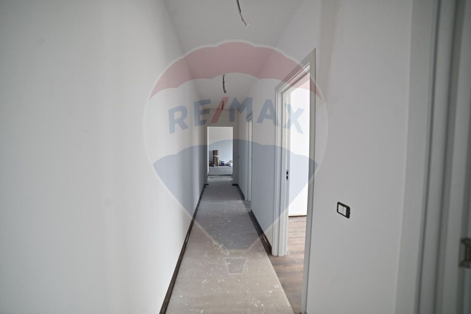 4 room Apartment for rent, Policlinica area