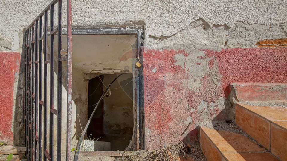 CASA CU POTENTIAL DE EXPLOATARE | DIVERSE ACTIVITATI | DE MIJLOC 50