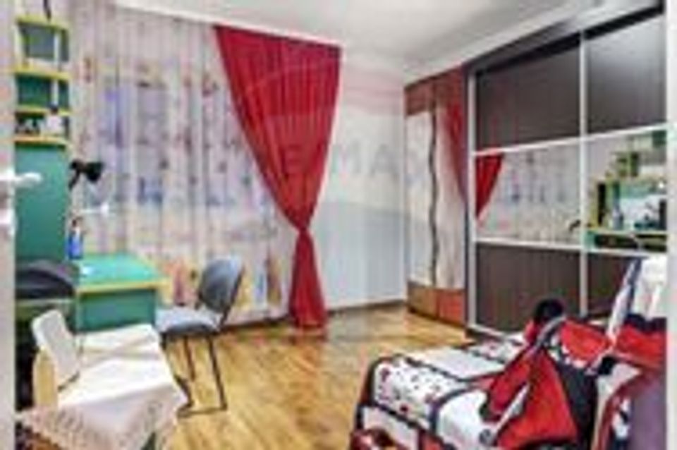 5 room Apartment for sale, Central area