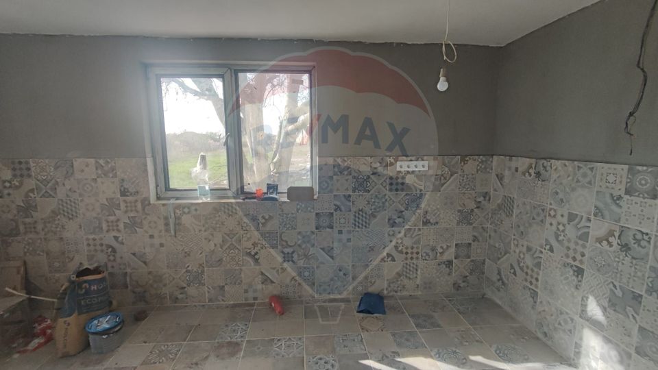 Casă 5 camere 2324 mp teren de vânzare Fughiu-Osorhei 12 km de Oradea