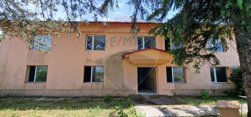 600sq.m Office Space for sale