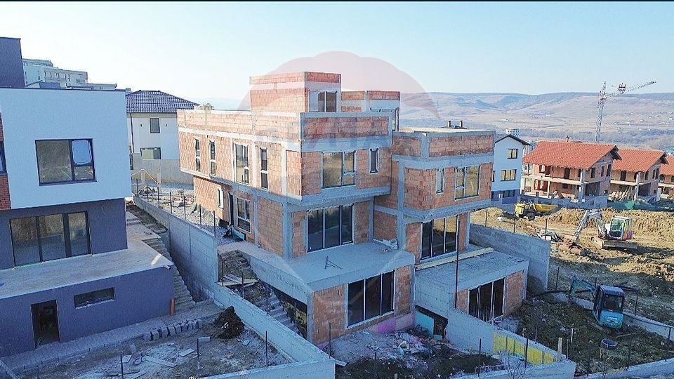 4 room House / Villa for sale