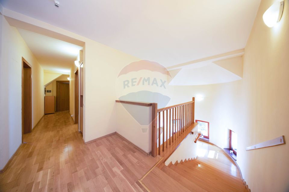 Vilă Moieciu, 375 mp util + teren 2.992 mp, View - Comision 0