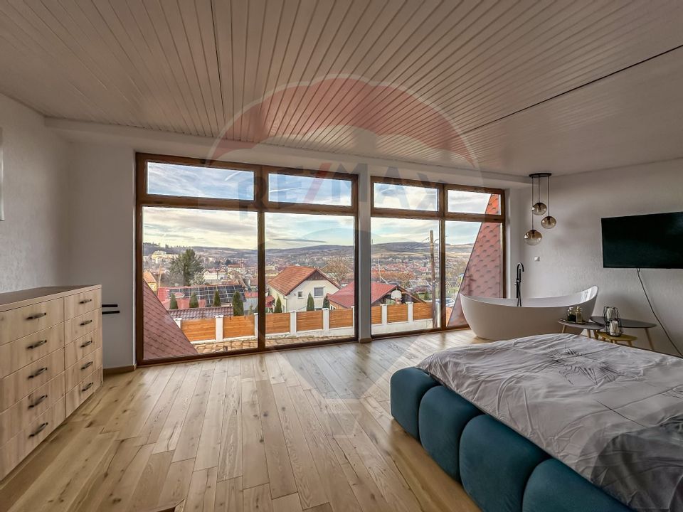 Casă / Vilă cu 6 camere de vânzare în zona Periferie