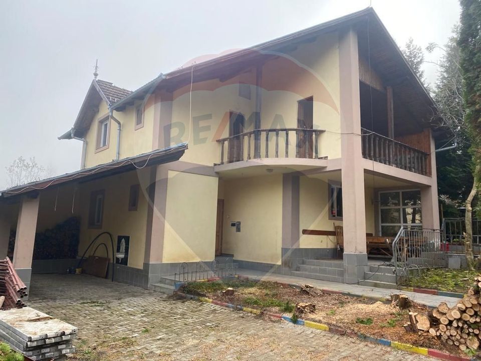 Casă / Vilă cu 5 camere de vânzare în zona Exterior Est