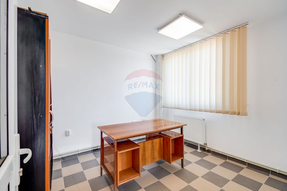 Hala de vanzare, 600 mp constructie, 7000 mp teren, Racari Dambovita