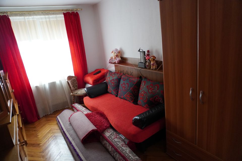 4 room Apartment for rent, Central area