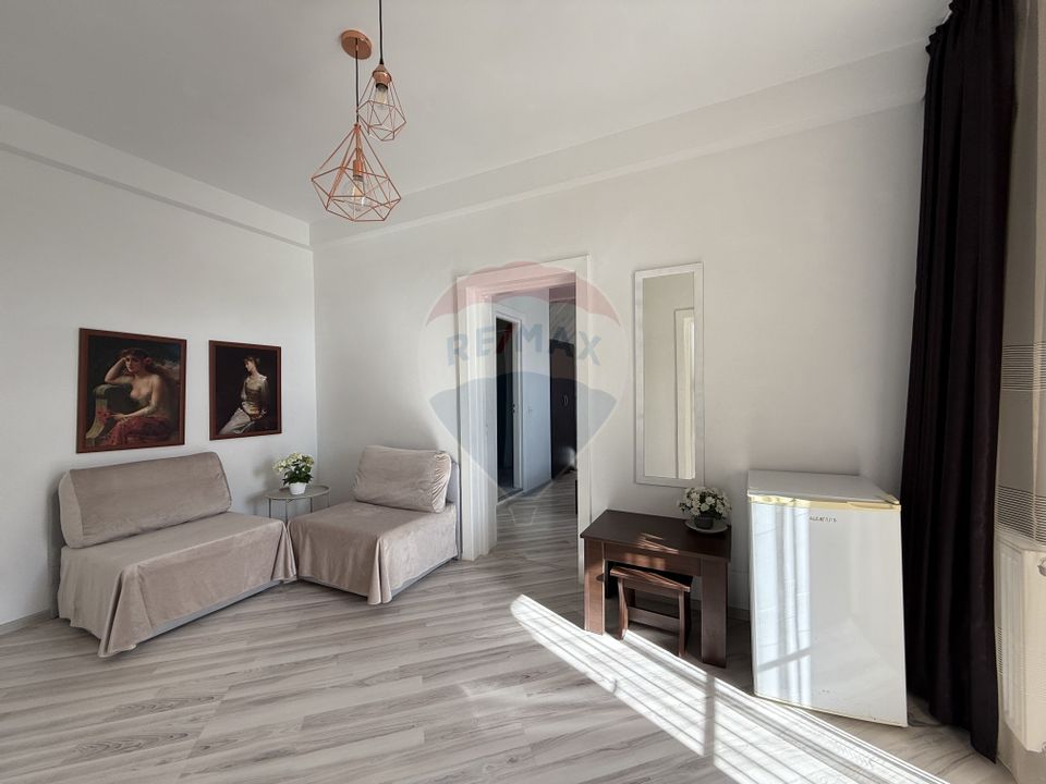 Casa / Pensiune cu 12 camere de vânzare în zona Eforie Sud Constanta