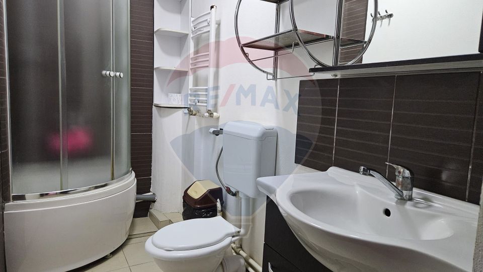 Casă / Vilă cu 4 camere de vânzare Dragomirești-Vale, curte proprie