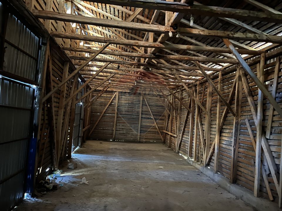 Spatiu comercial si casa de vanzare in Furnicosi.