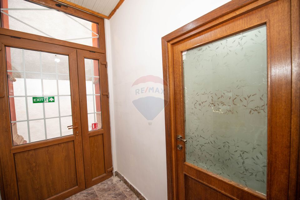 Vila interbelica cu 6 camere de vanzare, 99 mpu, Parc Cismigiu